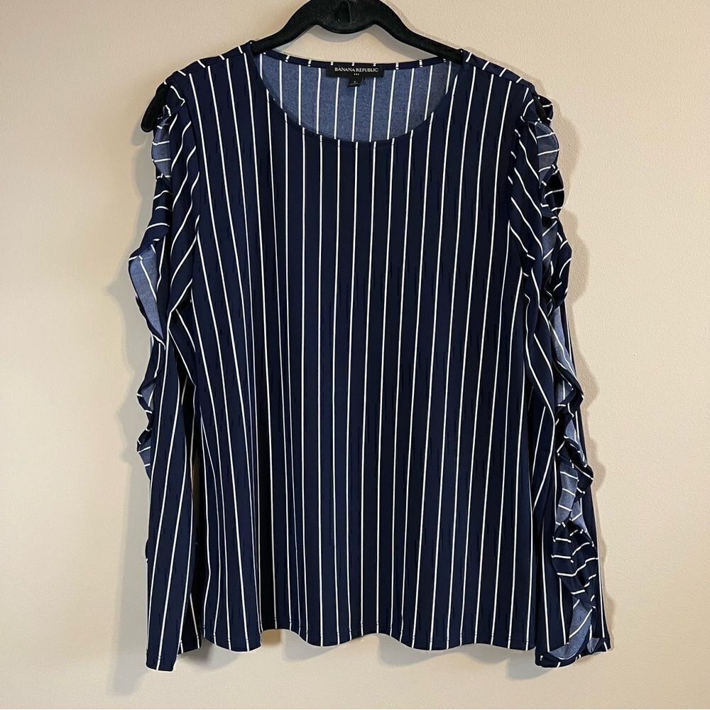 ✨ Banana Republic Women’s Navy Blue & White Striped Long Sleeve Blouse Small